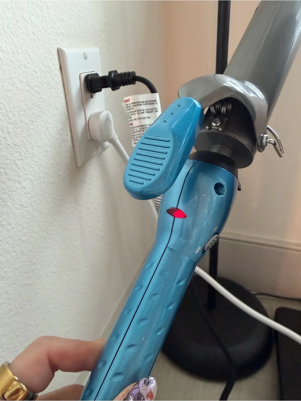 Turquoise Blue Curling Iron - Picture 5 of 5